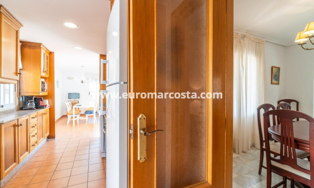 Objekte zum Wiederverkauf - Villa freitstehend - Torrevieja - La Mata