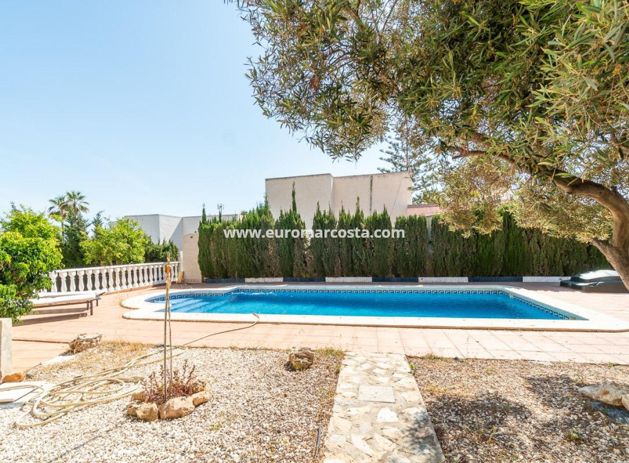 Objekte zum Wiederverkauf - Villa freitstehend - Torrevieja - La Mata