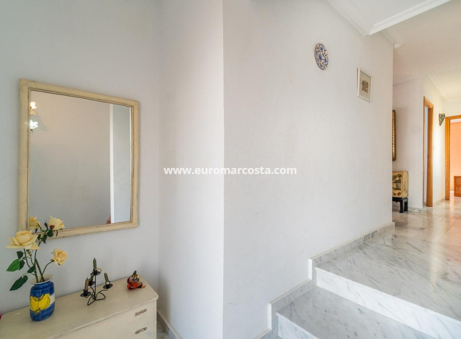 Objekte zum Wiederverkauf - Villa freitstehend - Torrevieja - La Mata
