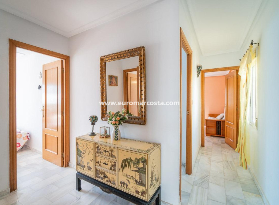Objekte zum Wiederverkauf - Villa freitstehend - Torrevieja - La Mata