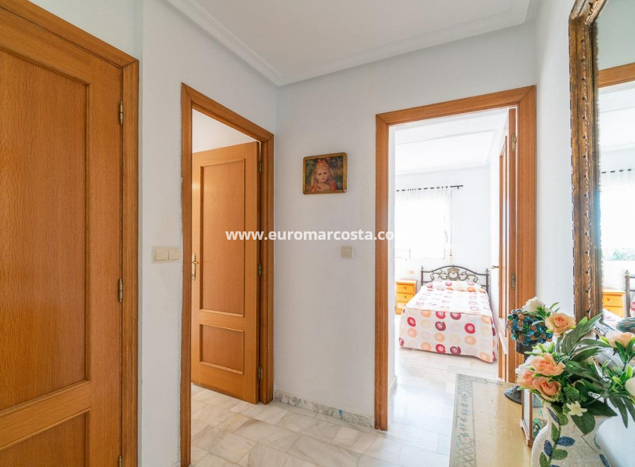 Objekte zum Wiederverkauf - Villa freitstehend - Torrevieja - La Mata