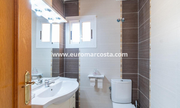 Objekte zum Wiederverkauf - Villa freitstehend - Torrevieja - La Mata