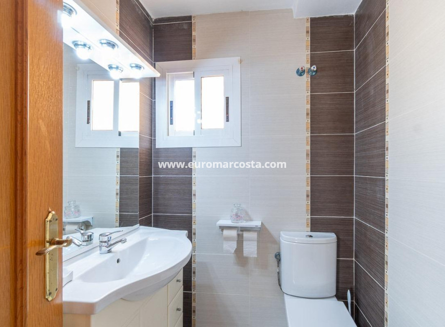 Objekte zum Wiederverkauf - Villa freitstehend - Torrevieja - La Mata