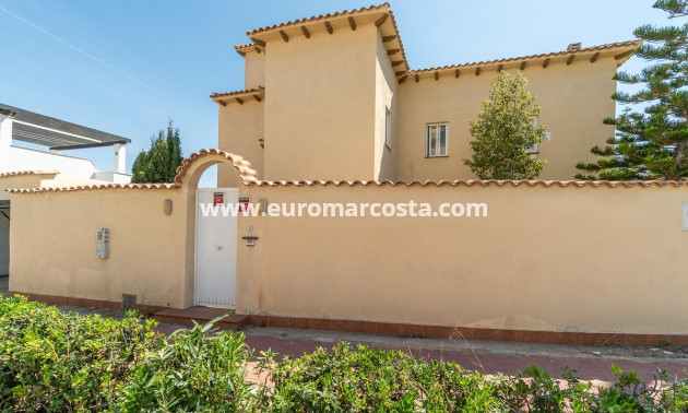 Objekte zum Wiederverkauf - Villa freitstehend - Torrevieja - La Mata