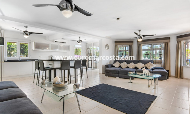 Sale - Country house - Catral