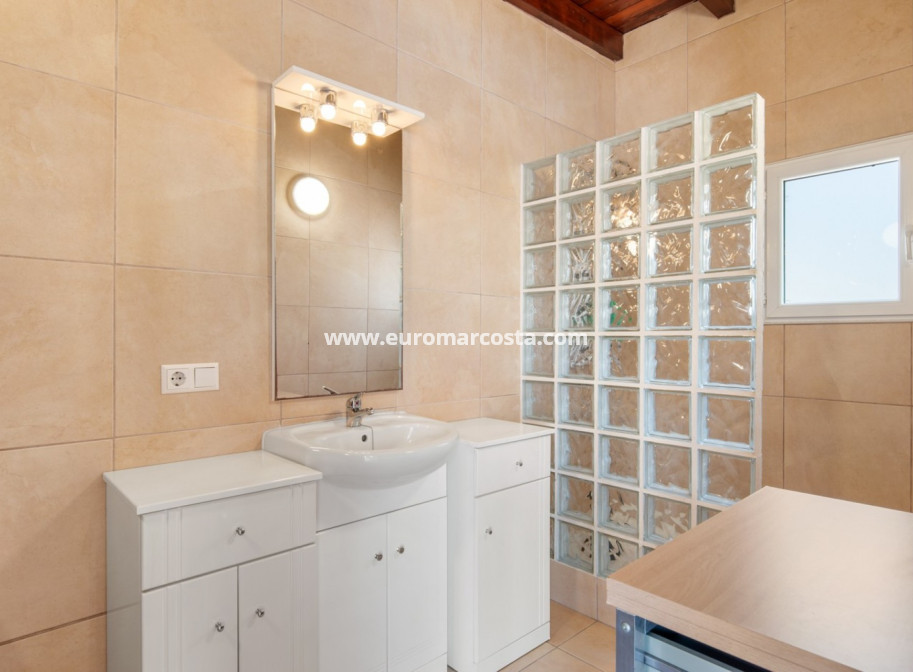 Sale - Country house - Catral