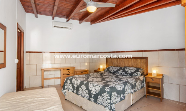 Sale - Country house - Catral