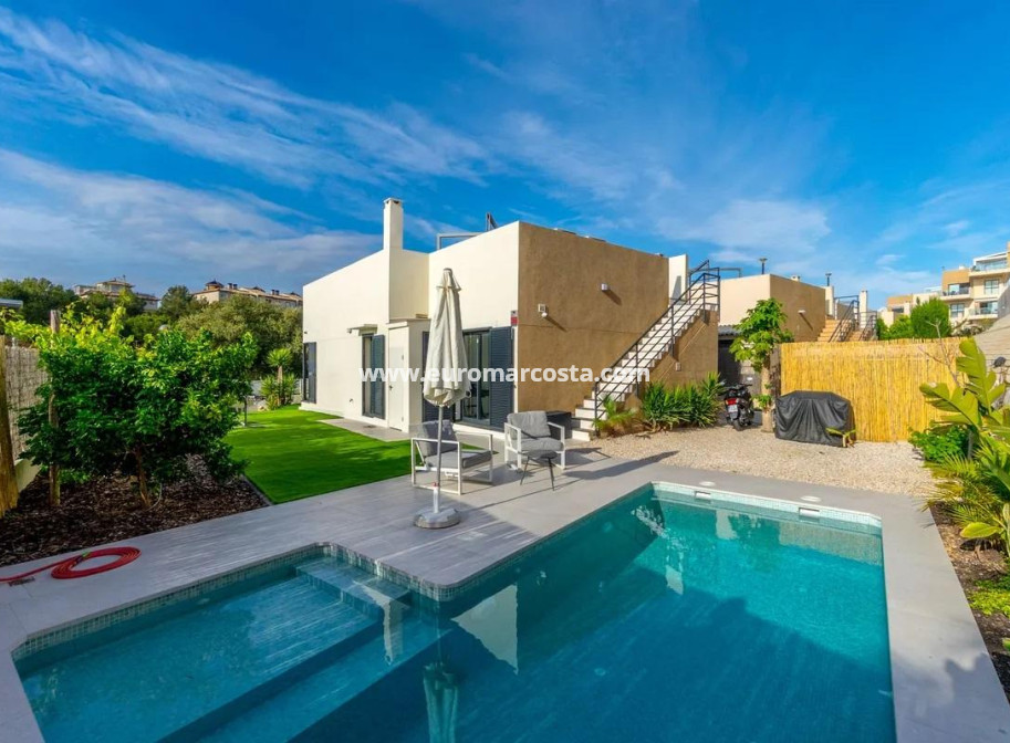 Venta - Chalet - Orihuela Costa