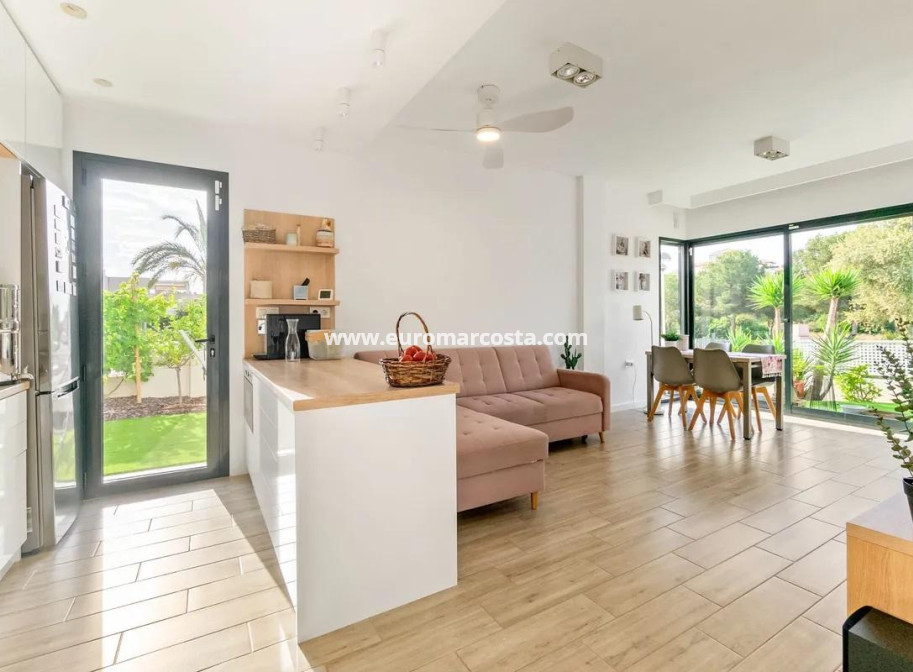 Venta - Chalet - Orihuela Costa