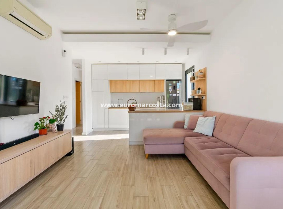 Venta - Chalet - Orihuela Costa