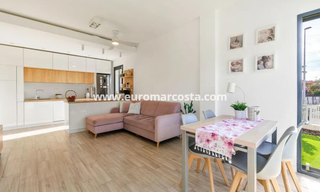 Venta - Chalet - Orihuela Costa
