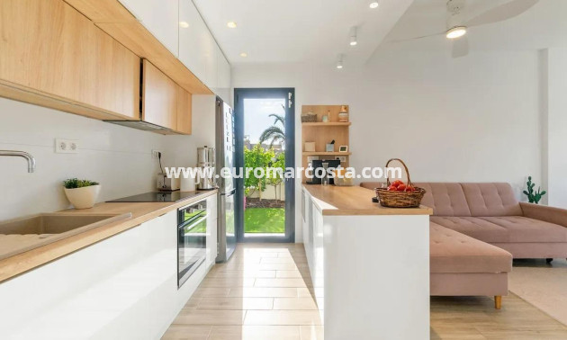 Venta - Chalet - Orihuela Costa