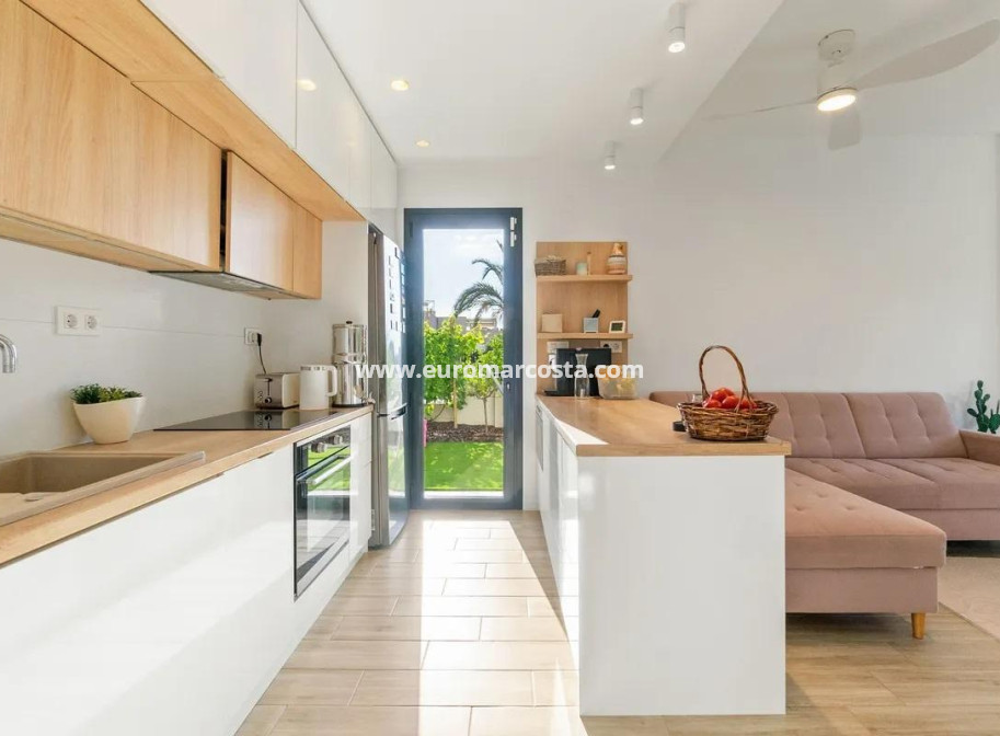 Venta - Chalet - Orihuela Costa