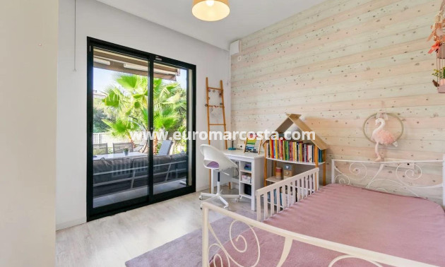 Venta - Chalet - Orihuela Costa
