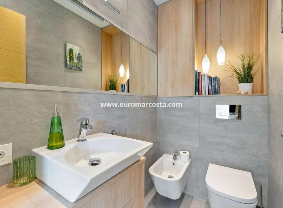 Venta - Chalet - Orihuela Costa