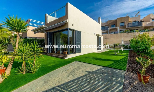Venta - Chalet - Orihuela Costa
