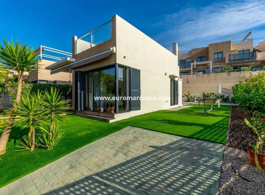 Venta - Chalet - Orihuela Costa