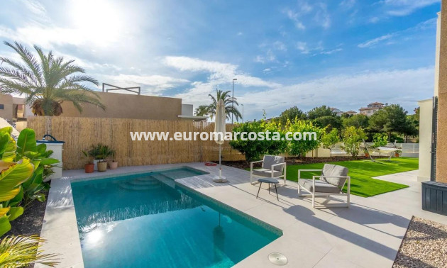 Venta - Chalet - Orihuela Costa
