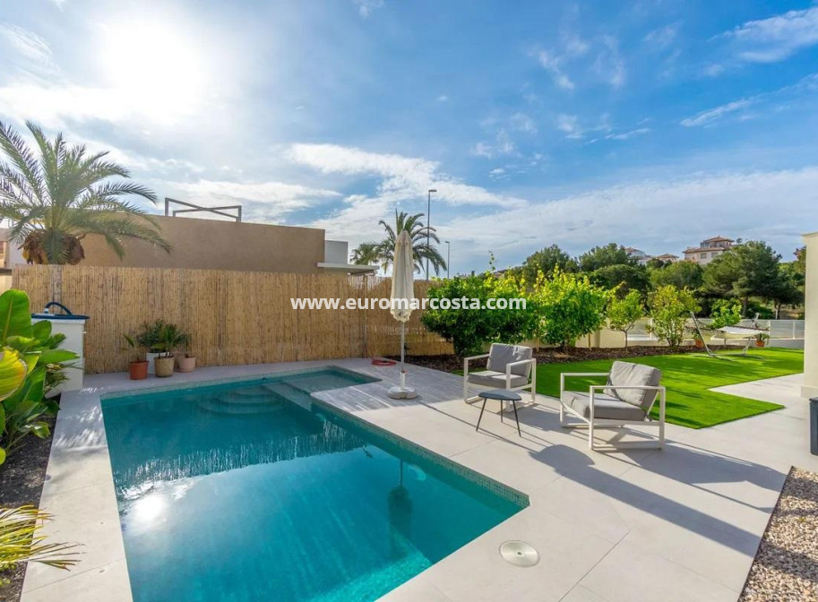 Venta - Chalet - Orihuela Costa