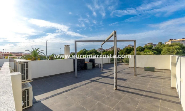 Venta - Chalet - Orihuela Costa