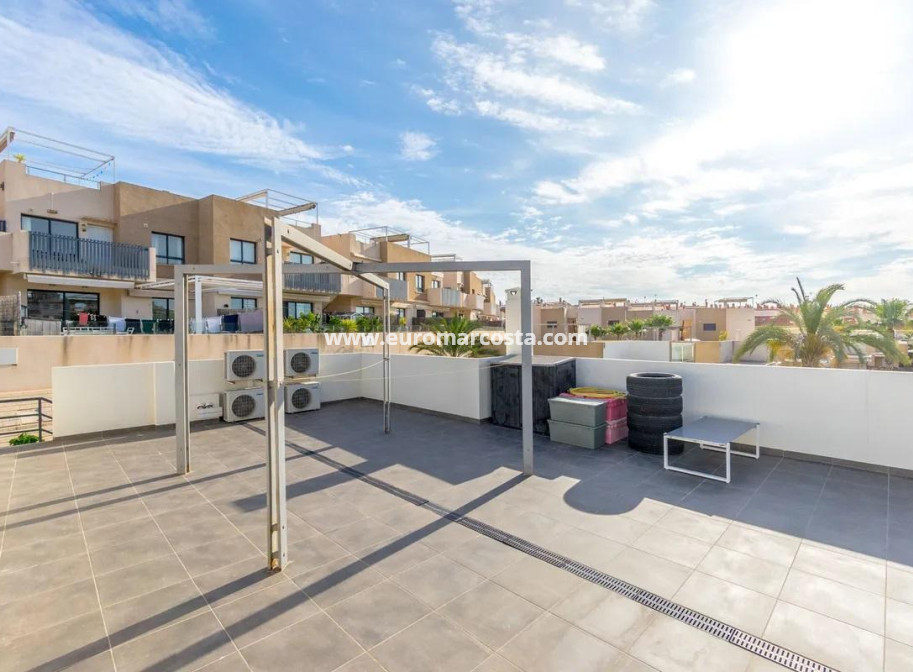Venta - Chalet - Orihuela Costa
