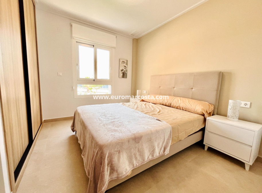 Venta - Apartamento / piso - Guardamar del Segura - Puerto Deportivo