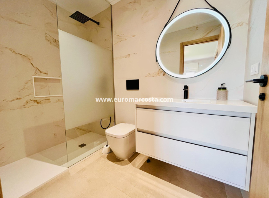 Venta - Apartamento / piso - Guardamar del Segura - Puerto Deportivo