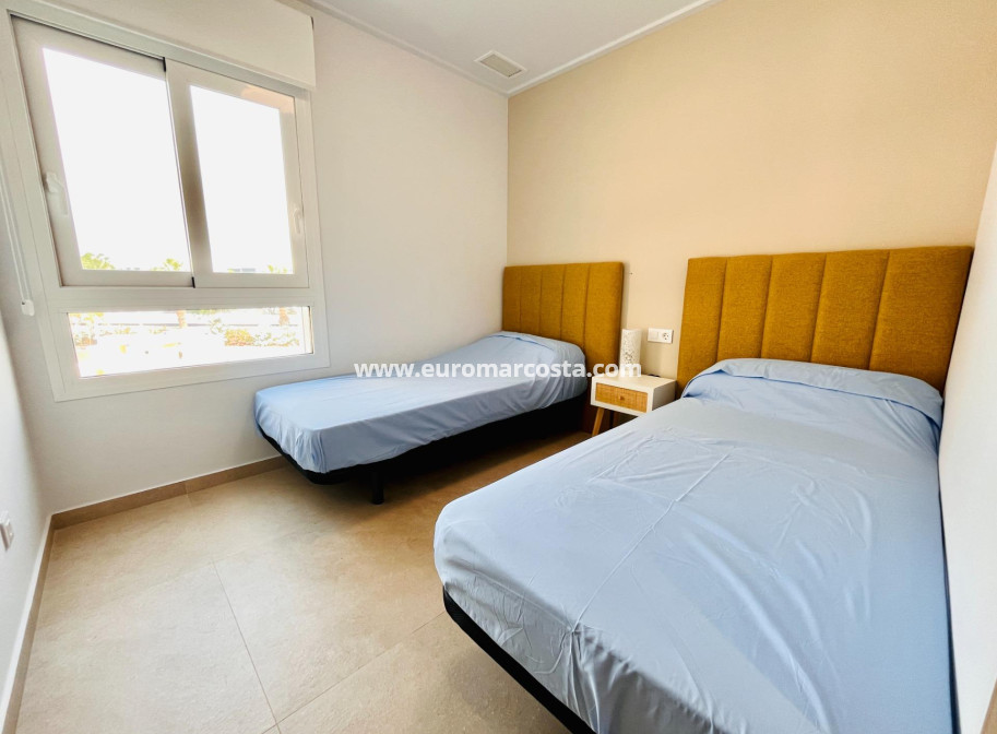 Venta - Apartamento / piso - Guardamar del Segura - Puerto Deportivo