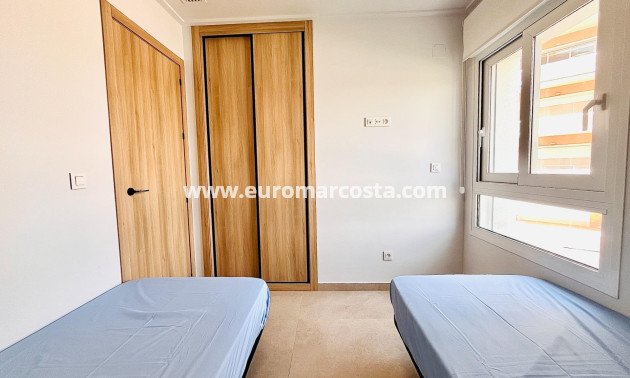 Venta - Apartamento / piso - Guardamar del Segura - Puerto Deportivo