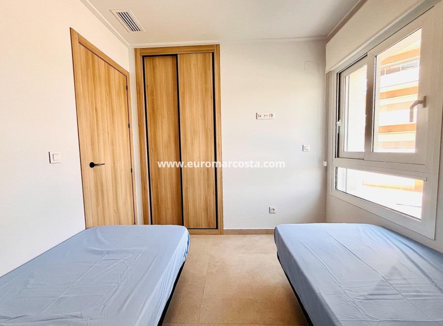 Venta - Apartamento / piso - Guardamar del Segura - Puerto Deportivo