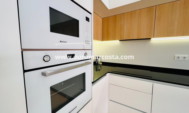 Venta - Apartamento / piso - Guardamar del Segura - Puerto Deportivo