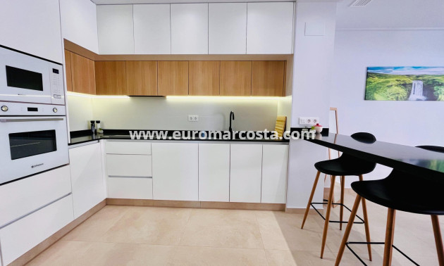 Venta - Apartamento / piso - Guardamar del Segura - Puerto Deportivo