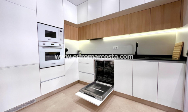 Venta - Apartamento / piso - Guardamar del Segura - Puerto Deportivo