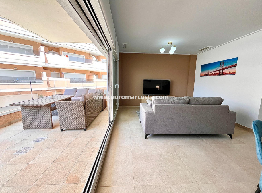 Venta - Apartamento / piso - Guardamar del Segura - Puerto Deportivo