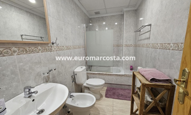 Objekte zum Wiederverkauf - Wohnung - Torrevieja - TORREVIEJA