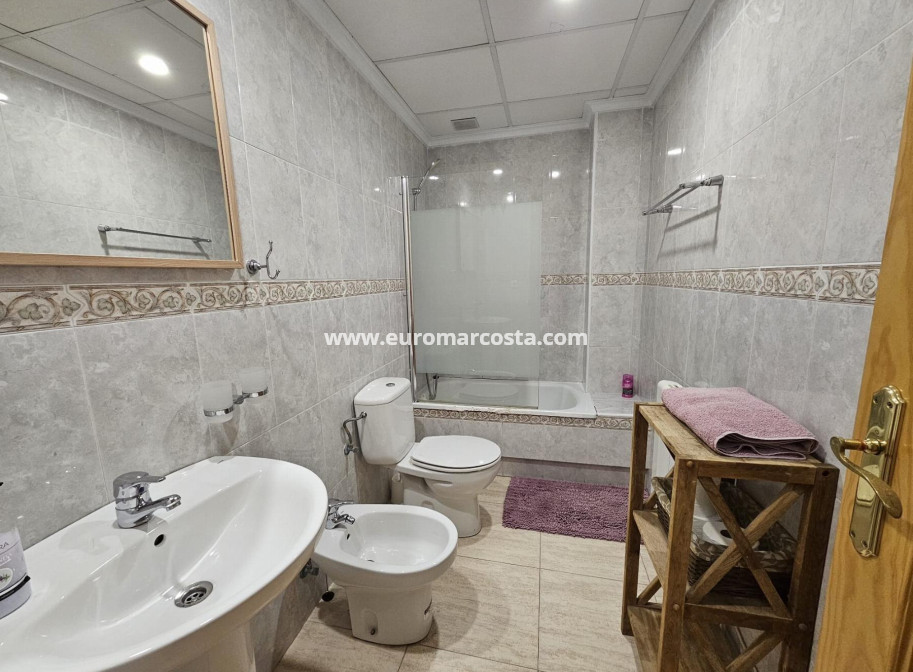 Objekte zum Wiederverkauf - Wohnung - Torrevieja - TORREVIEJA