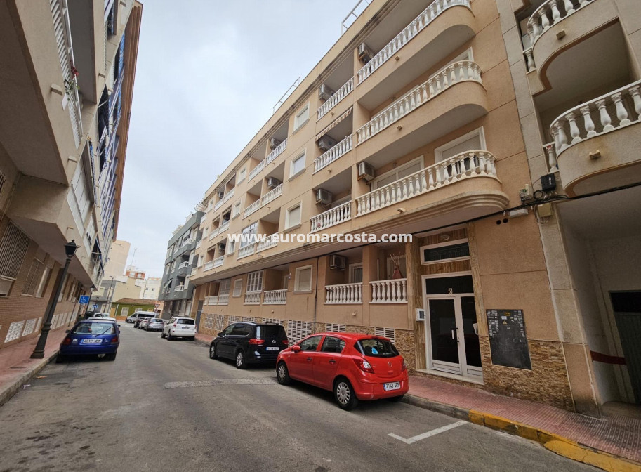 Objekte zum Wiederverkauf - Wohnung - Torrevieja - TORREVIEJA