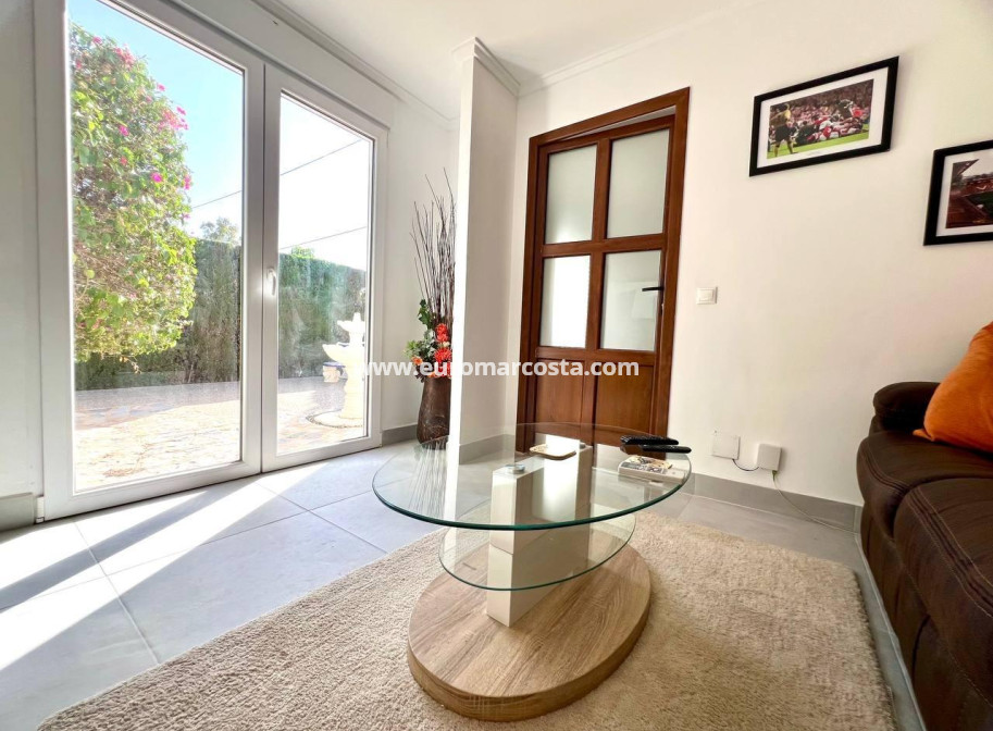 Objekte zum Wiederverkauf - Villa freitstehend - Torrevieja - TORREVIEJA