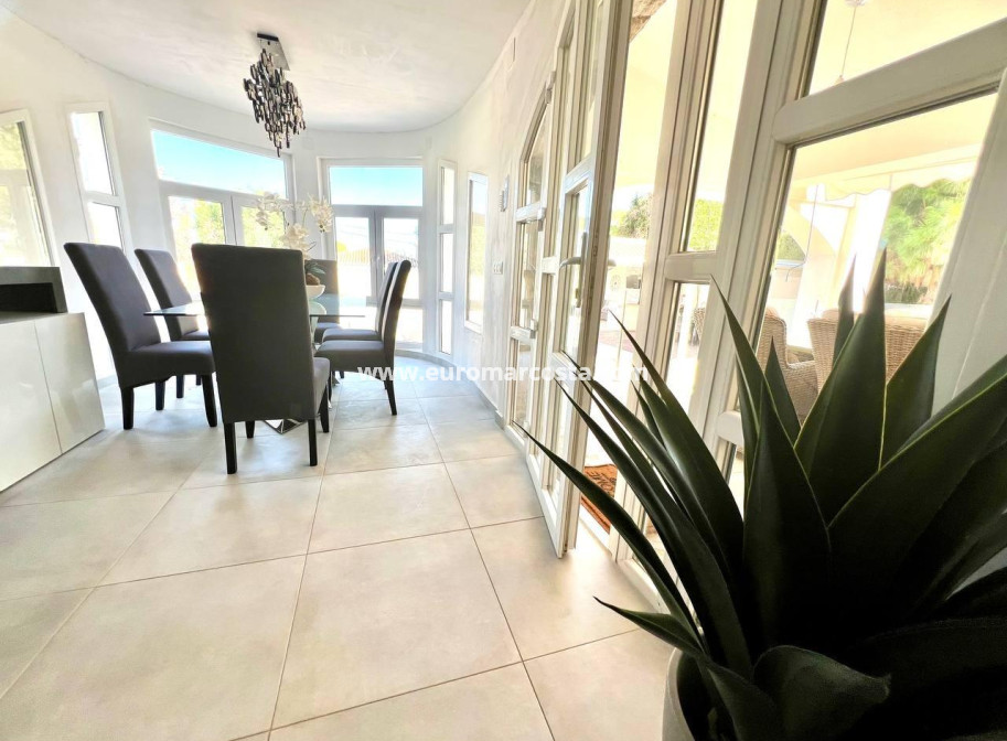 Objekte zum Wiederverkauf - Villa freitstehend - Torrevieja - TORREVIEJA