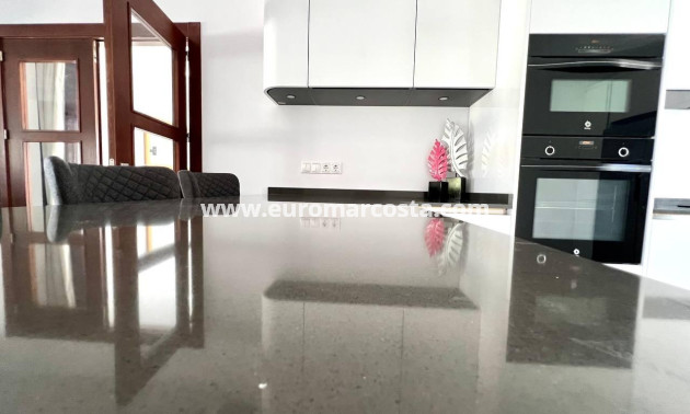Objekte zum Wiederverkauf - Villa freitstehend - Torrevieja - TORREVIEJA