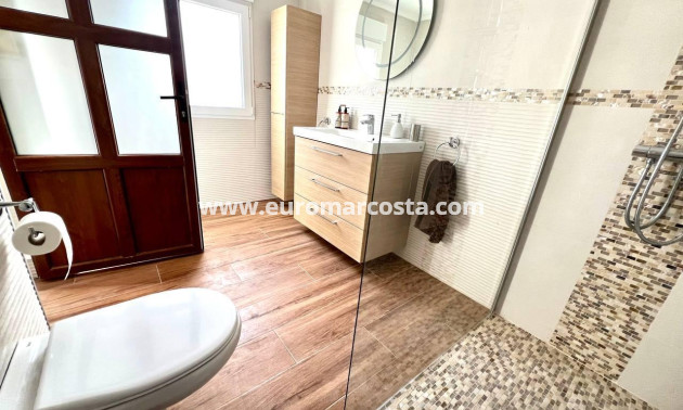 Objekte zum Wiederverkauf - Villa freitstehend - Torrevieja - TORREVIEJA