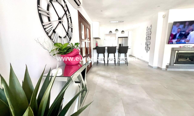 Objekte zum Wiederverkauf - Villa freitstehend - Torrevieja - TORREVIEJA