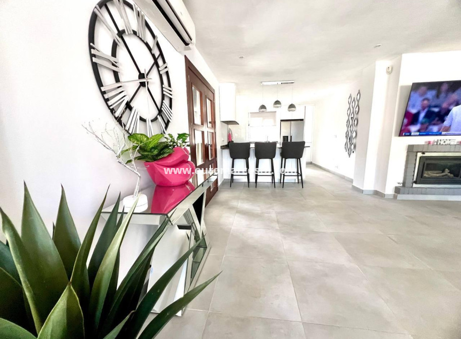 Objekte zum Wiederverkauf - Villa freitstehend - Torrevieja - TORREVIEJA