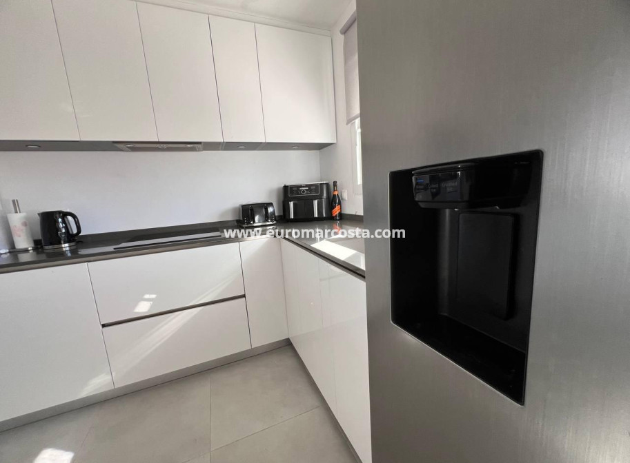 Objekte zum Wiederverkauf - Villa freitstehend - Torrevieja - TORREVIEJA