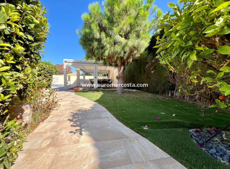 Objekte zum Wiederverkauf - Villa freitstehend - Torrevieja - TORREVIEJA