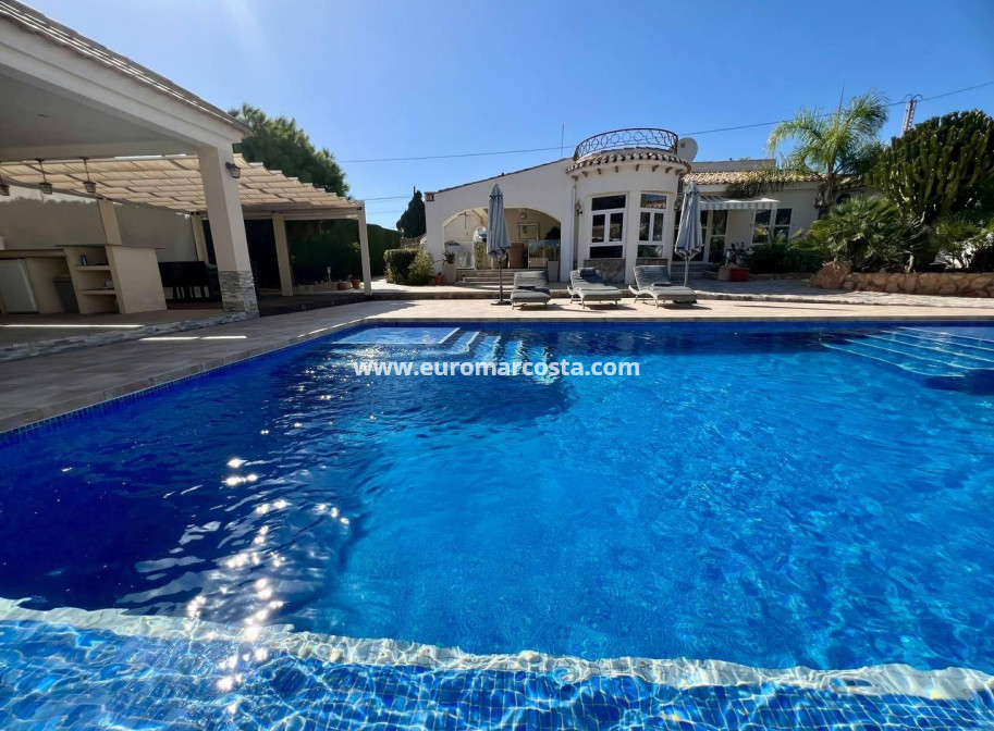 Objekte zum Wiederverkauf - Villa freitstehend - Torrevieja - TORREVIEJA