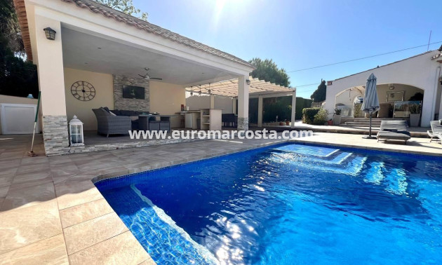 Objekte zum Wiederverkauf - Villa freitstehend - Torrevieja - TORREVIEJA