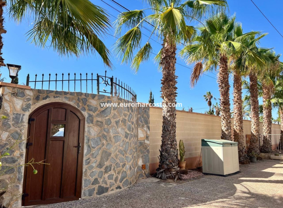 Objekte zum Wiederverkauf - Villa freitstehend - Torrevieja - TORREVIEJA