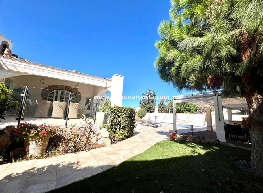 Objekte zum Wiederverkauf - Villa freitstehend - Torrevieja - TORREVIEJA