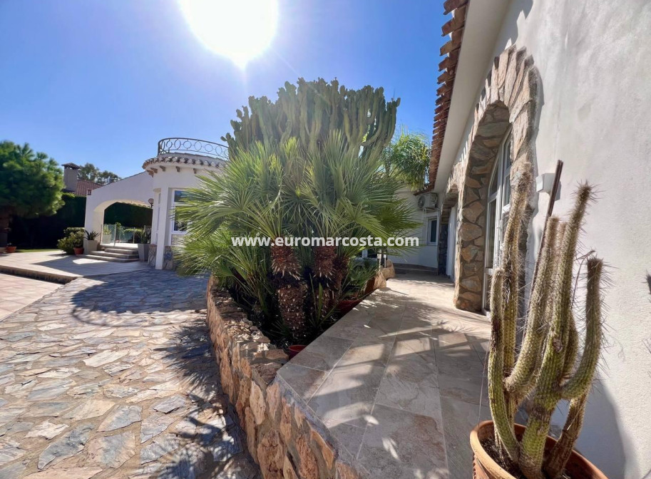 Objekte zum Wiederverkauf - Villa freitstehend - Torrevieja - TORREVIEJA